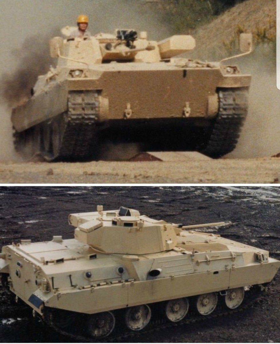 試作兵器bot V78 日本 後に式装甲戦闘車となる歩兵用の強力な装甲車両を求められてコマツが試作したifv 式よりひと回り小型なので これは兵員輸送は厳しそうですね 走行性能の差で三菱の勝ち