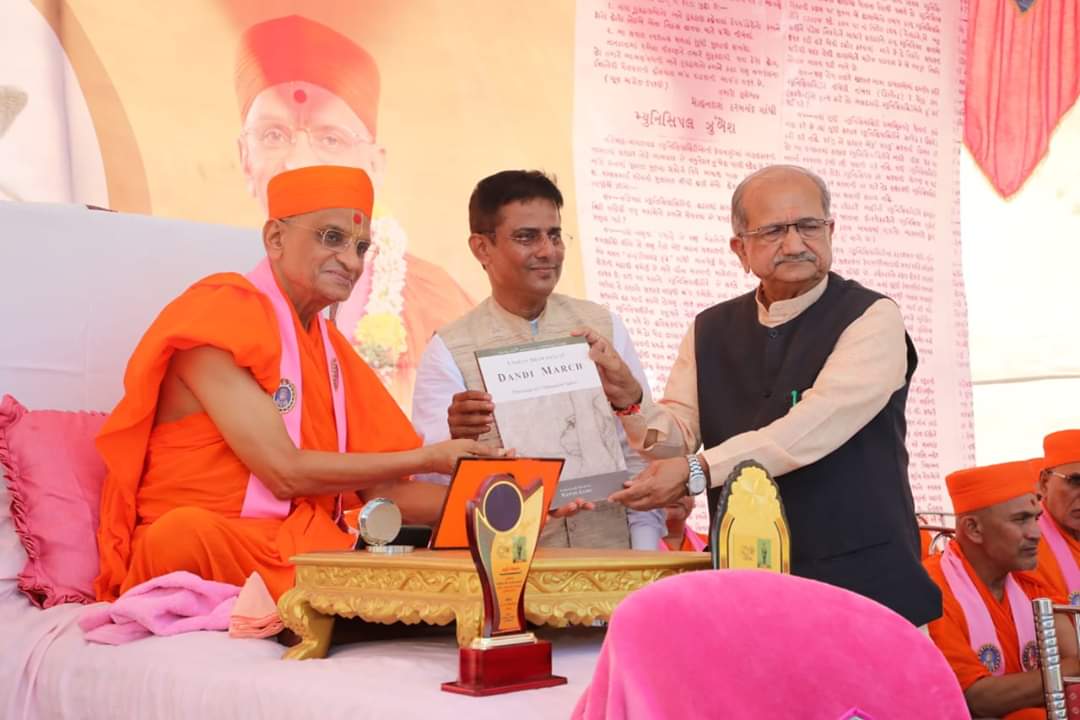 imBhupendrasinh's tweet photo. પવિત્ર સંત ���રમ પૂજ્ય શ્રી પી.પી. સ્વામી જેમણે જીવન પર્યંત ધર્મની સેવા કરી. મારો વ્યકિતગત ૪૦ વર્ષથી દર્શન કરવાનો અને આશીર્વાદ મેળવવાનો સંબંધ. તેઓશ્રીએ કુદરતી આપત્તિઓમાં સેવાકીય મોટું યોગદાન આપ્યું હતું. આવા મહાન સંતને મારી શ્રદ્ધાંજલિ અને હૃદયાંજલિ.
જય સ્વામિનારાયણ. https://t.co/2SoFokR5eY