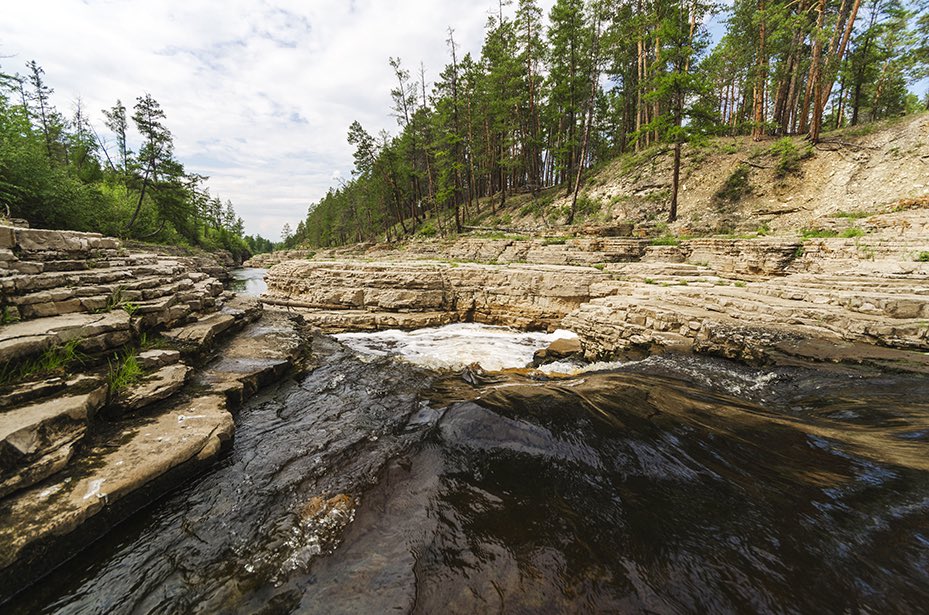 yakutia's tweet photo. В такую жару лучше на лёд и к водопадам 😅 https://t.co/KMefuDQJ4G