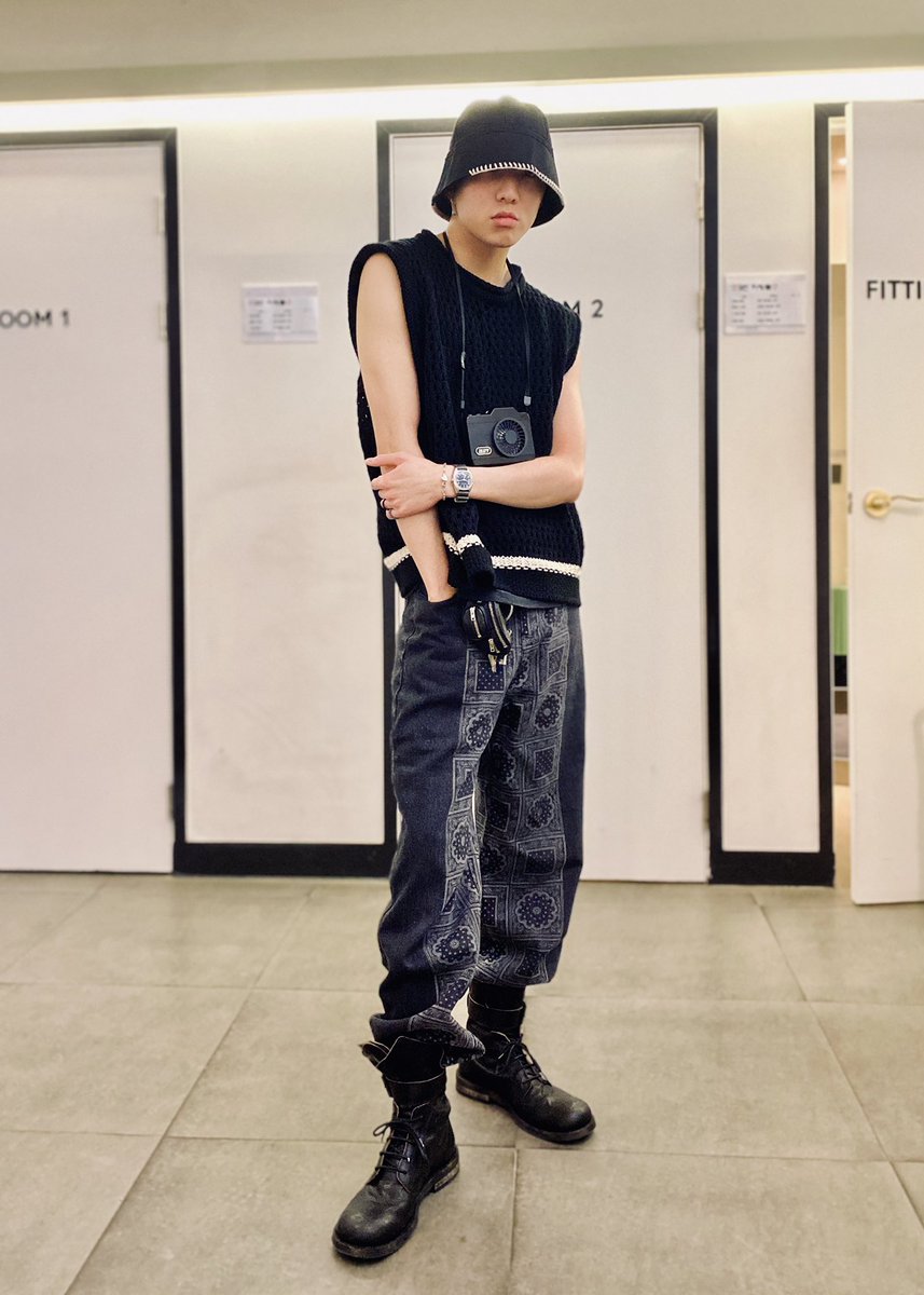 official_yoon_'s tweet photo. 잔뜩 튀어나온 입술😗 https://t.co/nh9z0KoN3i