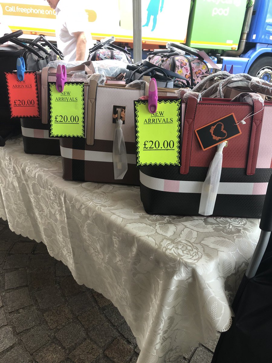 BagsGreene's tweet photo. We have some lovely handbags out for you today ,we are open as usual until 1:00 pm @altrinchammkt https://t.co/D0l9NGQTzc