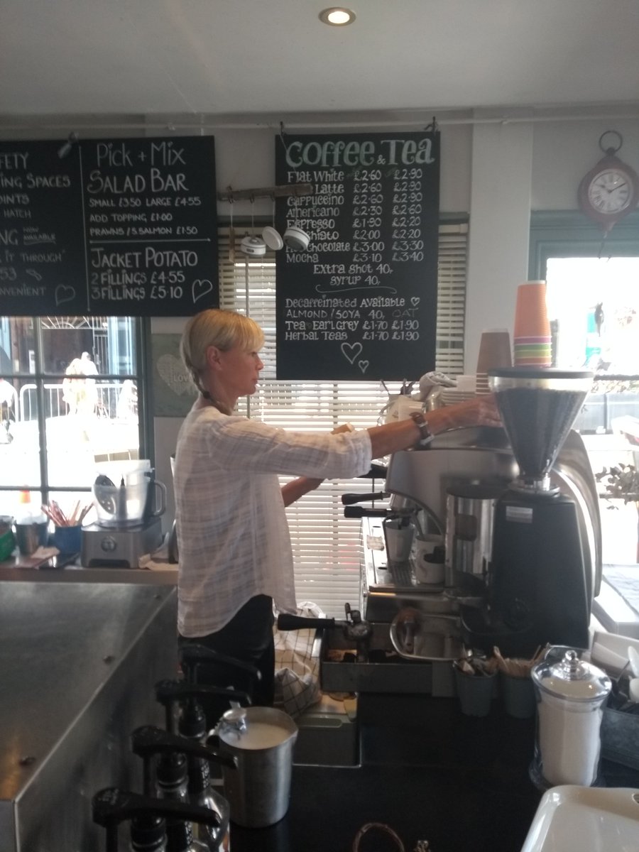 TheEscapeART1ST's tweet photo. Every time you see a small business, someone behind that made a brave decision https://t.co/xkKb0jIXZp