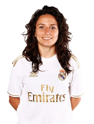 5. Ivana Andrés (26, CB)•She usually plays as a LCB in a back 4 system or features as the middle CB in the back 3.•Great awareness & cover in defensive phase of the game.•Her reading of the game is good, helping her intercept plays and make tackles.•Solid defender