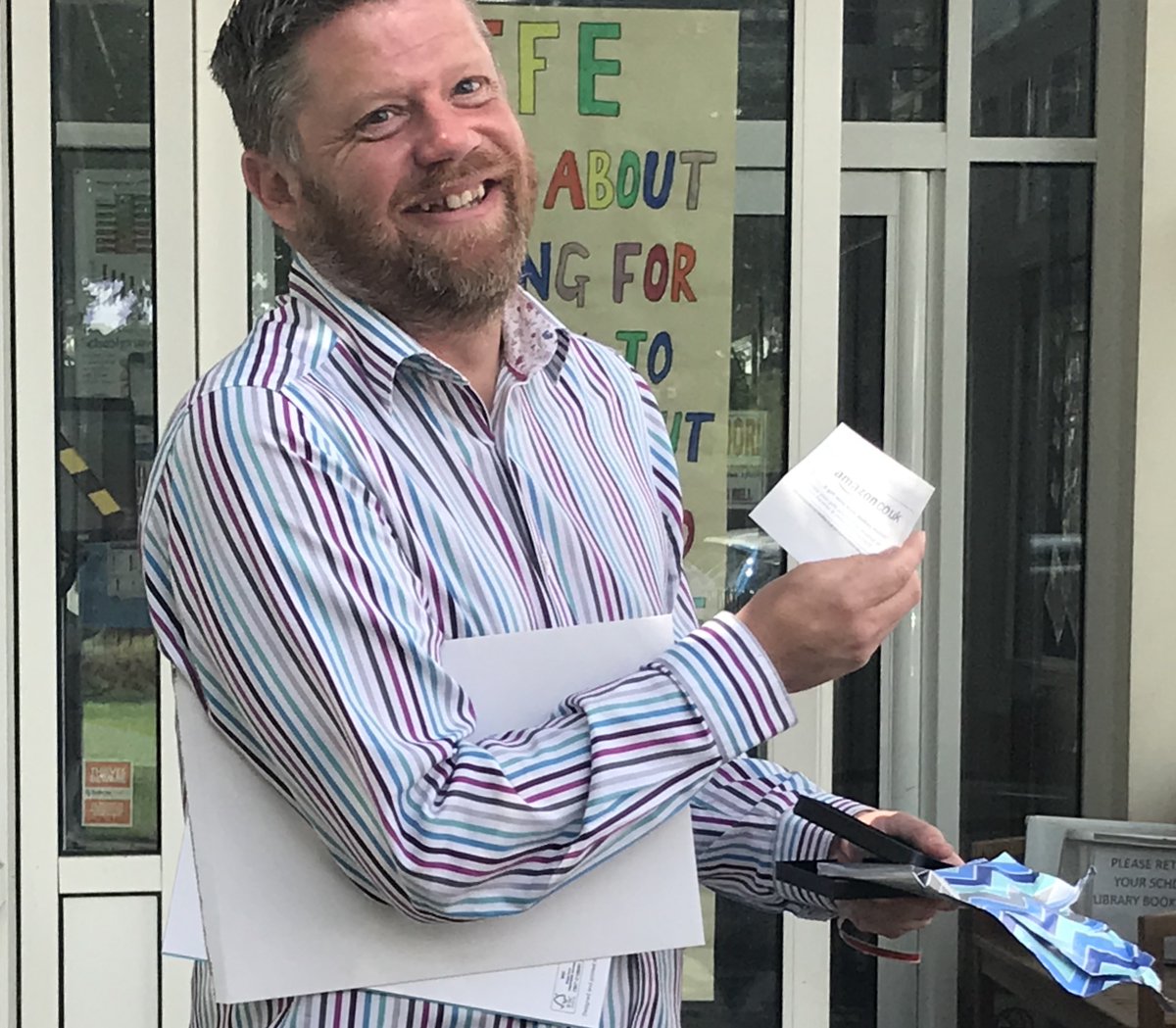 The parents showed Ms Elbourne-Cload and Mr Tavender their appreciation for an extraordinary year with generous very gifts. They were blown away by the thoughtfulness and generosity
