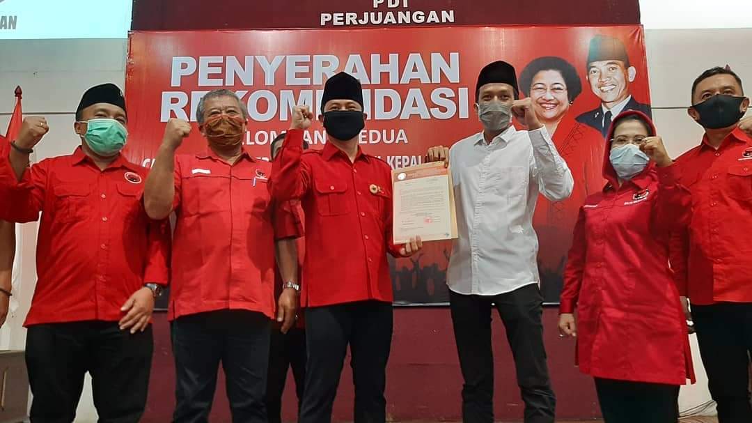 Alhamdulillah Recomendasi Cabub-Cawabub Pilkada Kabupaten Trenggalek Sudah Turun ( Mochammad Nur Arifin - Syah Muhammad Natanegara )
Saatnya Para Bant3ng PDI Perjuangan Trenggalek Bergerak Berjuang &amp; Bergotong Royong untuk Trenggalek Meroket
Bismillah..Menang
Merdeka..!!!
#PDIP