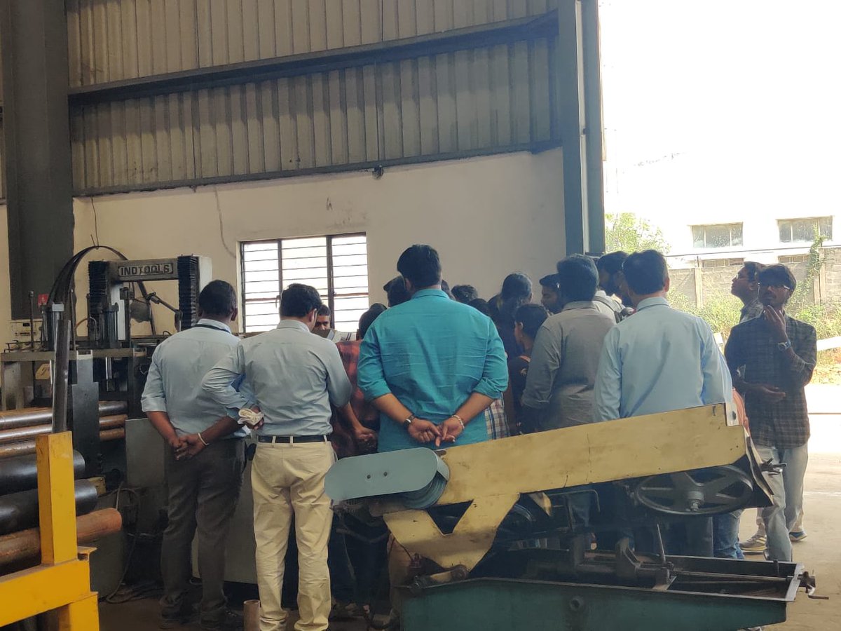 AvishkarInd's tweet photo. Glad to share that we have entered into an #industry-institute partnership with Vasavi College of Engineering to provide support to the students for #projects, #internships, and training.
#vasavicollege 
For more information, Please Visit:https://t.co/GJYsVYr4g9 https://t.co/VCHU6cw45h