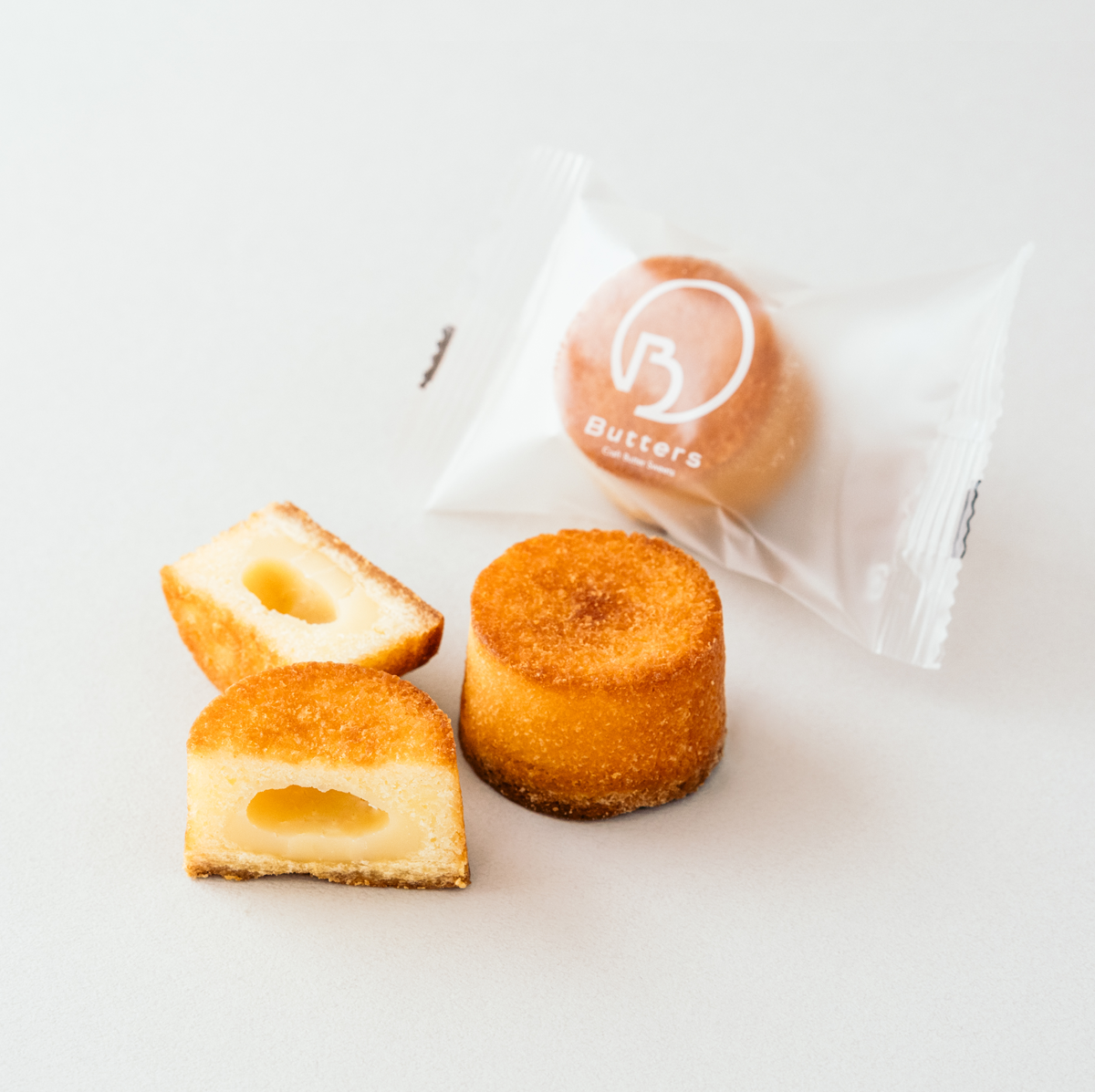 craft_butters's tweet photo. - Craft Butter Cake のおいしいお召し上がり方 -

Craft Butter Cakeは、ジャージー島のバターの芳醇な香りと濃厚な風味が特徴なクラフトスイーツ。

すぐにお召し上がりいただけない際は、リベイク（温め直し）をいただくと、バターの香りとガレット・ブルトンヌの部分の食感がよみがえります！ https://t.co/qQbztkr1t2