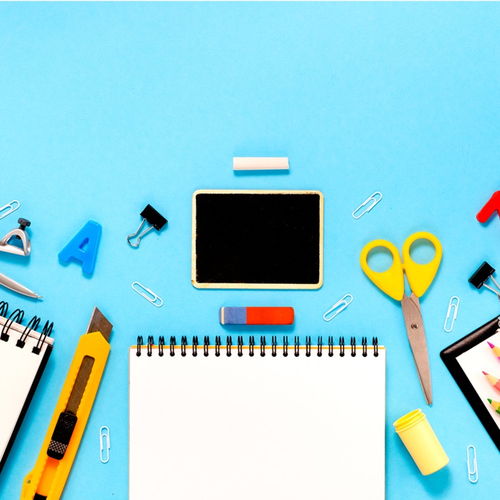 nl_vikingdirect's tweet photo. It's summertime! ☀️  Hoewel de zomer van 2020 er misschien anders uitziet dan je gewend bent, is het waarschijnlijk slim om nu al na te denken over je terugkeer naar school. Onze schoolspullen zijn must-haves! Bekijk ze hier: https://t.co/rQv92SSmxy https://t.co/DINzi6f8Ln