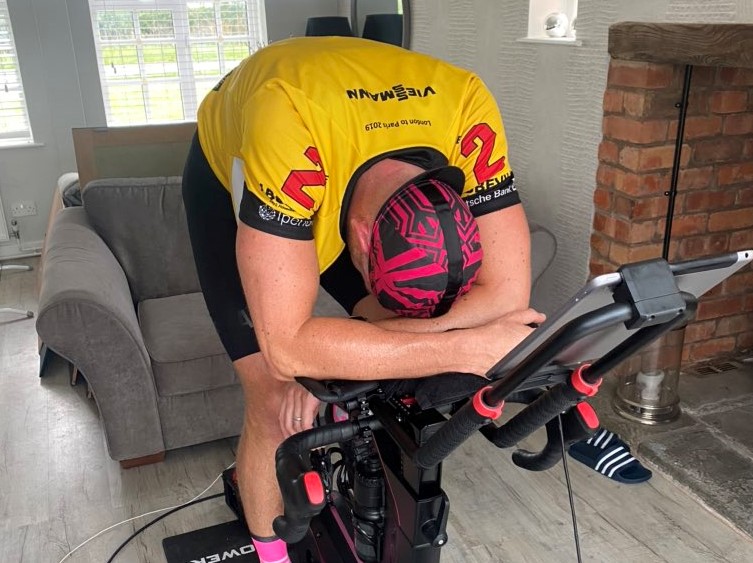 CureLeukaemia's tweet photo. 🙌 #FundraiserFriday 🙌
It’s a huge thank you to @DWardys for his #vEveresting fundraising challenge success, in aid of @CureLeukaemia.
He conquered the mountain on his bike in 1⃣1⃣ hours, 3⃣0⃣ minutes and 3⃣7⃣ seconds and raised £1⃣,7⃣6⃣1⃣ in the process.
#CFamily #Cycling https://t.co/ufMnoGCinh