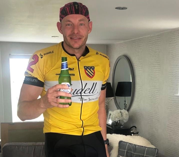CureLeukaemia's tweet photo. 🙌 #FundraiserFriday 🙌
It’s a huge thank you to @DWardys for his #vEveresting fundraising challenge success, in aid of @CureLeukaemia.
He conquered the mountain on his bike in 1⃣1⃣ hours, 3⃣0⃣ minutes and 3⃣7⃣ seconds and raised £1⃣,7⃣6⃣1⃣ in the process.
#CFamily #Cycling https://t.co/ufMnoGCinh