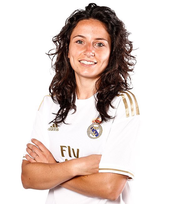 •She can play the long ball out the back & has good passing range•Her 1v1 defending skills are amazing, she is quick in closing down her opponents•She is decent in the air, winning her aerial duels more often even though she isn’t the tallest.•High press can be challenging