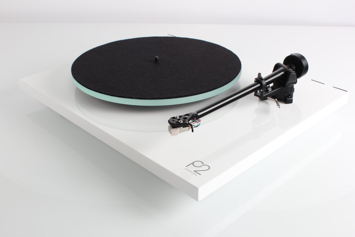 RegaResearch's tweet photo. Grab a copy of this months @whathifi for an exclusive of how the once mythical Naiad turntable came to be. In total contrast you will find a fantastic article featuring both the #Planar2 and our newest product the #io amplifier in the best products under £500 feature. #rega https://t.co/4LbiBYIVfX