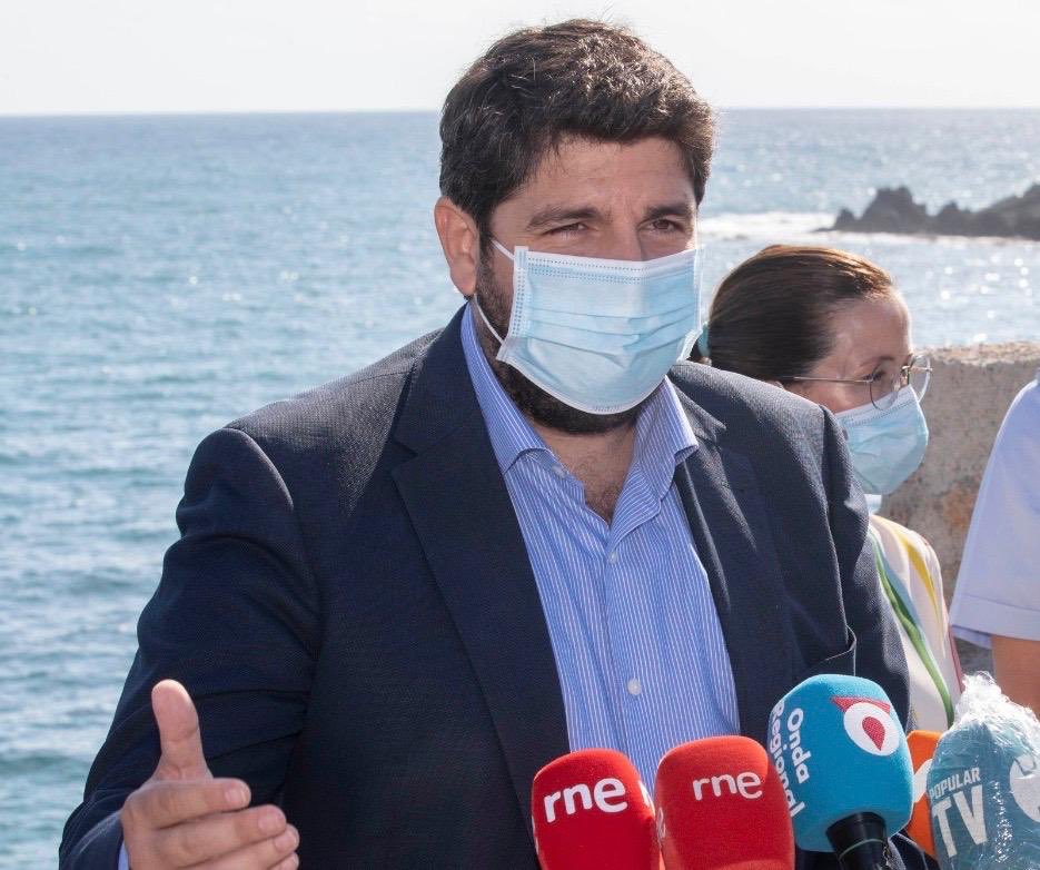 LopezMirasF's tweet photo. Preocupado por los contagios detectados en algunos establecimientos de ocio nocturno. Hoy me reúno con la Comisión de Seguimiento Covid19 para tomar las medidas necesarias y atajar la propagación del virus. La irresponsabilidad de unos pocos no puede ponernos en peligro a todos. https://t.co/Az0eU9pJzV