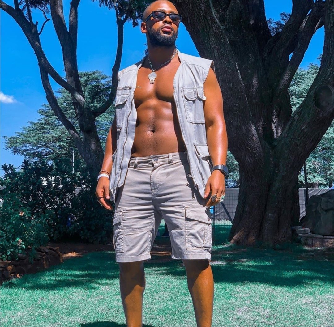 Thaboew_Zikhali's tweet photo. @KeviKevSa dropped an crazy Ep at midnight 🔥🔥🔥🔥🔥this is the vibe you Need this weekend 💃💃💃💃💃#APartOfMe  is the one 🙌🙌🙌 https://t.co/okL6hTyJID https://t.co/upjXr9P4u9