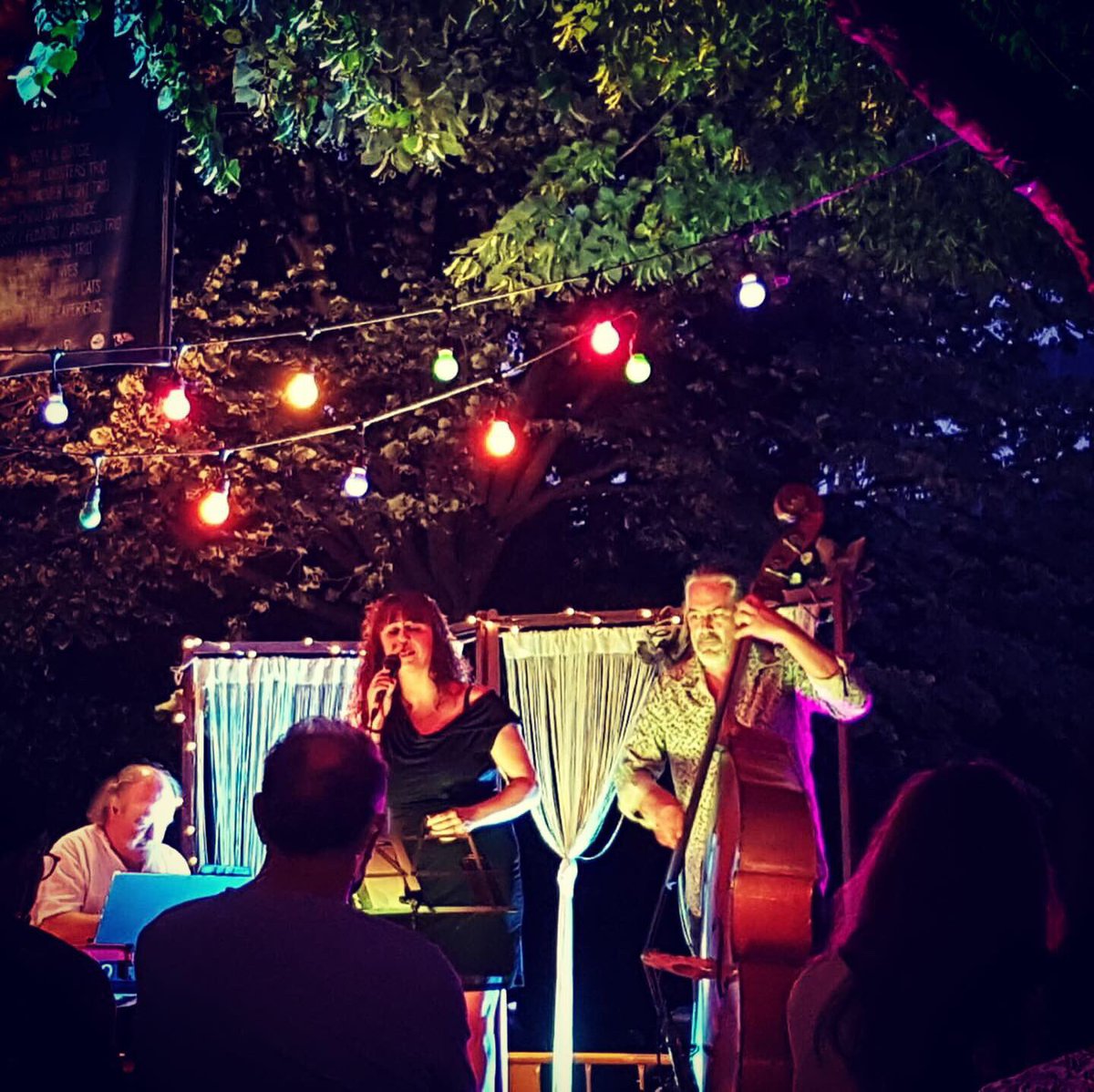 nito_figueras's tweet photo. ONE NIGHT SUMMER en concert ahir a Girona dins del JAZZ A LA FRESCA que organitza i gestiona perfectament(...i amb valentía!!) el @SunsetJazzClub  juntament amb el restaurant La Vedette ...es pot fer,sens cap dubte...ho repeteixo:
 ES POT FER!!
@Sandrafern @MusicsCat @AlixLevy https://t.co/6RPLNidLMY