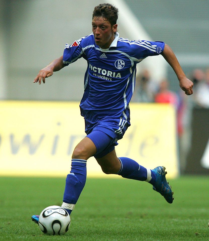Mesut Özil but if you scroll down he gets older - A THREAD.[ @MesutOzil1088 ]