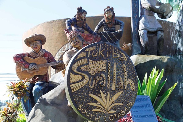TourPromotionPh's tweet photo. Surallah Tri-People Monument, South Cotabato. This monument aims to celebrate the diversity of the province’s major groups who are the Christians, Muslims, and T’boli tribes.
#PinasMuna #travel #wowph #choosephilippines #VisitPhilippines #itsmorefuninthephilippines https://t.co/6D1AbC7QrY