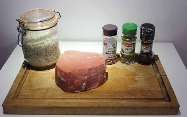 SurvivalMagFR's tweet photo. Maîtriser les savoir-faire de base à la résilience : tel devrait être le crédo de tout survivaliste. Les techniques diverses et variées de conservation des aliments en sont un élément phare. 

Retrouvez cet article sur notre site : https://t.co/Limyq5GWhn

#viande #autonomie https://t.co/FzxoTzTR4o