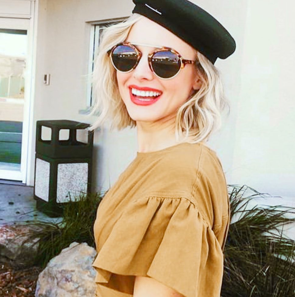 kbellposts's tweet photo. 40 😭 i repeat she is 40 TOMORROW https://t.co/c71C7ROpHx