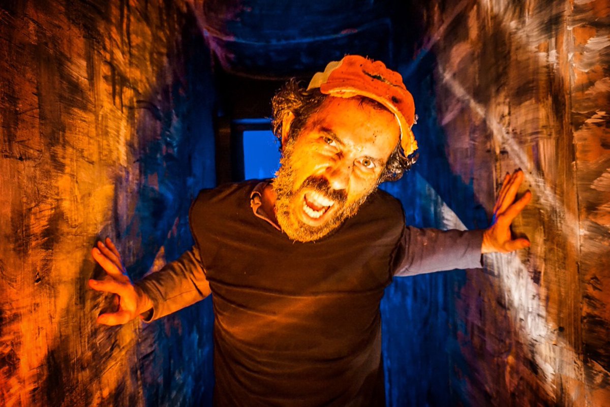 ENTREVISTA A Francisco Lumerman Y Alfonso Dibos  
Hablamos con los responsables de MUERDE, quienes presentan este unipersonal en vivo todos los viernes. Aqui nos cuentan todos los detalles de esta propuesta. Nota de Martin Dichiera.

+ NOTA COMPLETA:
geoteatral.com.ar/nota/Muerde-En…