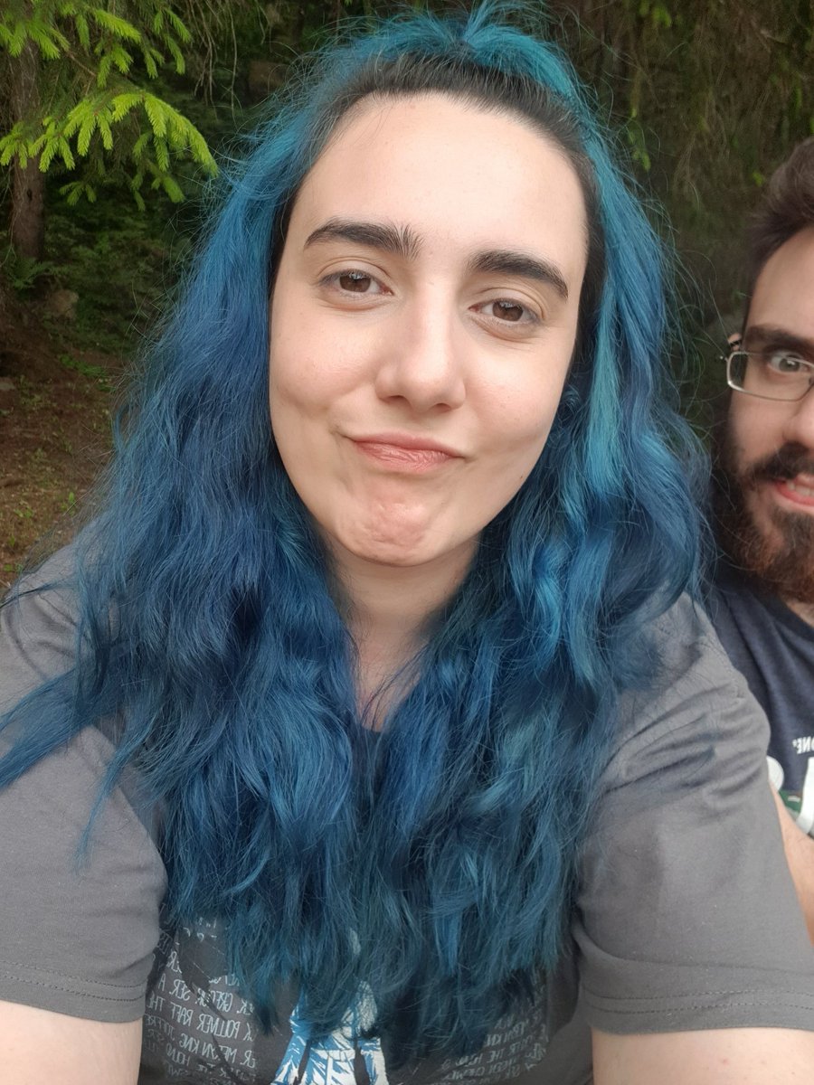 Lottic_'s tweet photo. Quando si accorge che ti stai facendo foto stupide 💙 https://t.co/kyvOZcepv7