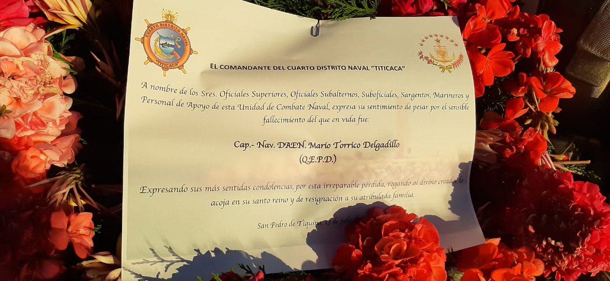 ExtraDigital1's tweet photo. “Titicaca” de la @ArmadaBoliviana, por el sensible fallecimiento del Capitán de Navío Mario Torrico Delgadillo, Oficial Naval que perdió la vida en la batalla contra el #COVIDー19.
Por @i_sabel_1000
Fotos @ArmadaBoliviana
#ExtraTeInforma
#QuédateEnCasa https://t.co/d8Xh7xGeWn
