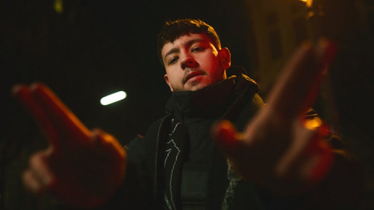 "Manche suchen eigentlich einen Partner oder Zuneigung und finden diese Wärme in Drogen." ‒ Tom Hengst im Interview unter anderem über die Frage, warum Menschen Suchtmittel konsumieren.
mzee.com/2020/07/tom-he…