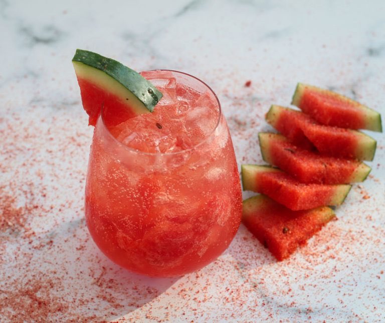 argirogr's tweet photo. Summer Tonic με καρπούζι 🍉 Μια εντελώς καλοκαιρινή συνταγή εμπνευσμένη από τον συνεργάτη μας Γιάννη Κορυζή 😍
👉 https://t.co/yCGOfi1H9c 
#2drink #CocktailTime #watermelon #summer https://t.co/q8iwGBBui5