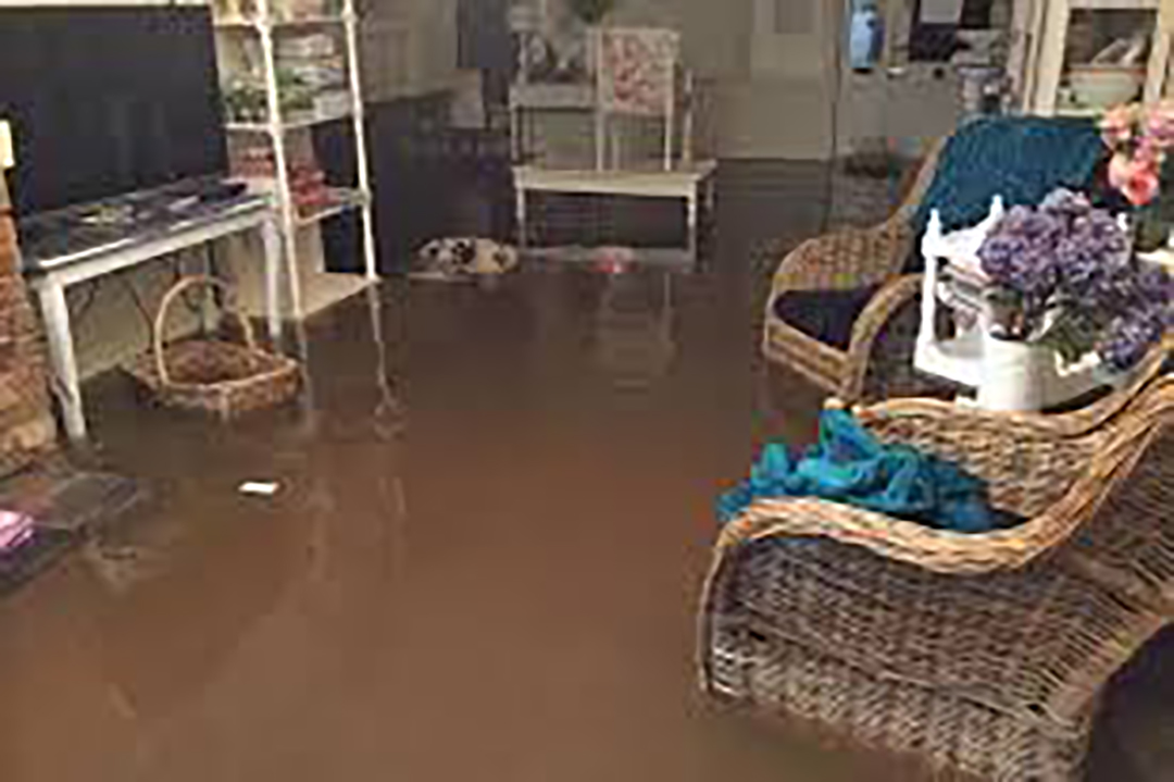 DRFCareers's tweet photo. Lots of rain predicted - be sure you don't flood -- if you do...

• FLOODED WATER HEATERS ARE UNSAFE!
• DON'T try to re-light
• What you need to know: https://t.co/3uLJGkI73N

We can help - https://t.co/G24i7voo08

Read Less
Read less https://t.co/SLYMJGR3Fl