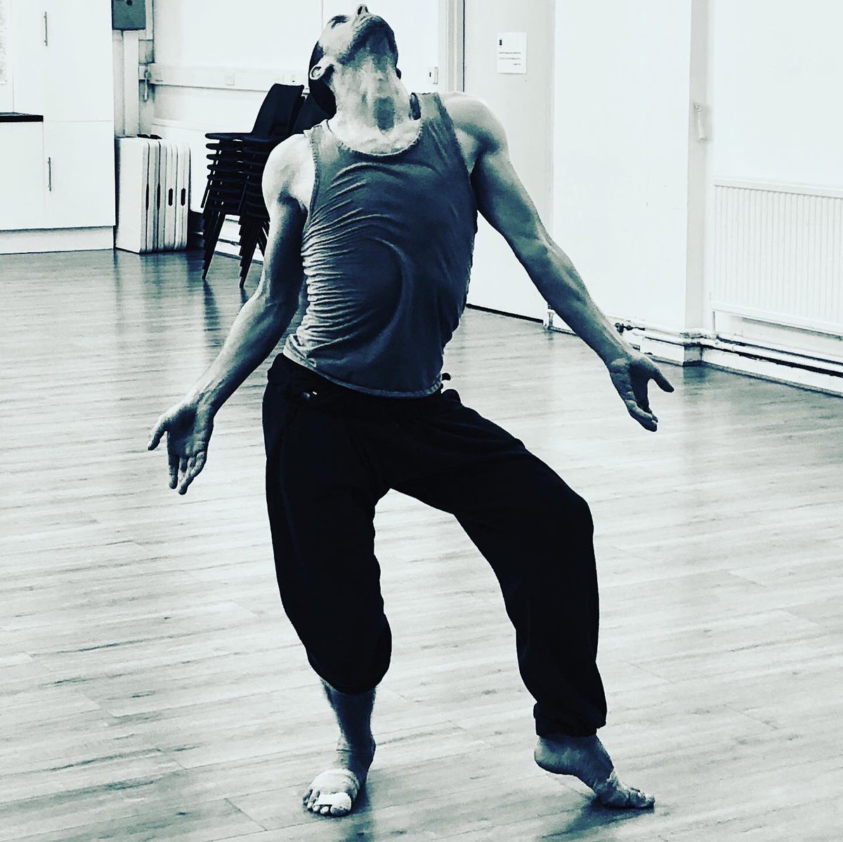 Back in the studio with @JonGoddard_ @YorkeDance creating a solo inspired by Andreas Vesalius @Centre151 #body #sculpture #movement #dance