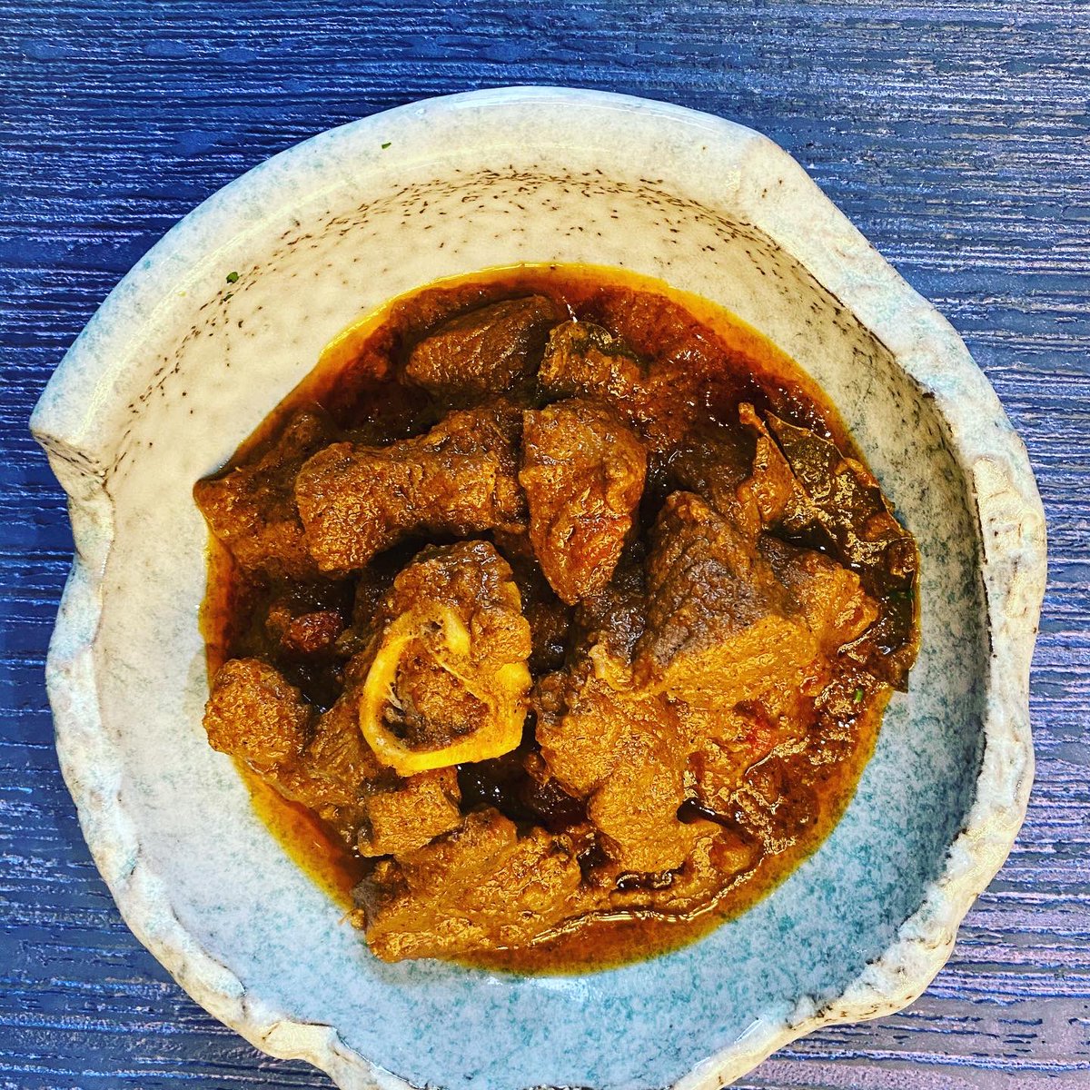 Online ordering now live! 
opheem.com/online-orders
Our first box; 10 different  traditional Indian regional favourites, rice &amp; chutney! Wholesome home cooking 🥘 
A banquet for 4 or several meals for 2 &amp; more for 1. 😊
#michelinathome #aktar@home #traditionalcurries #indianfood