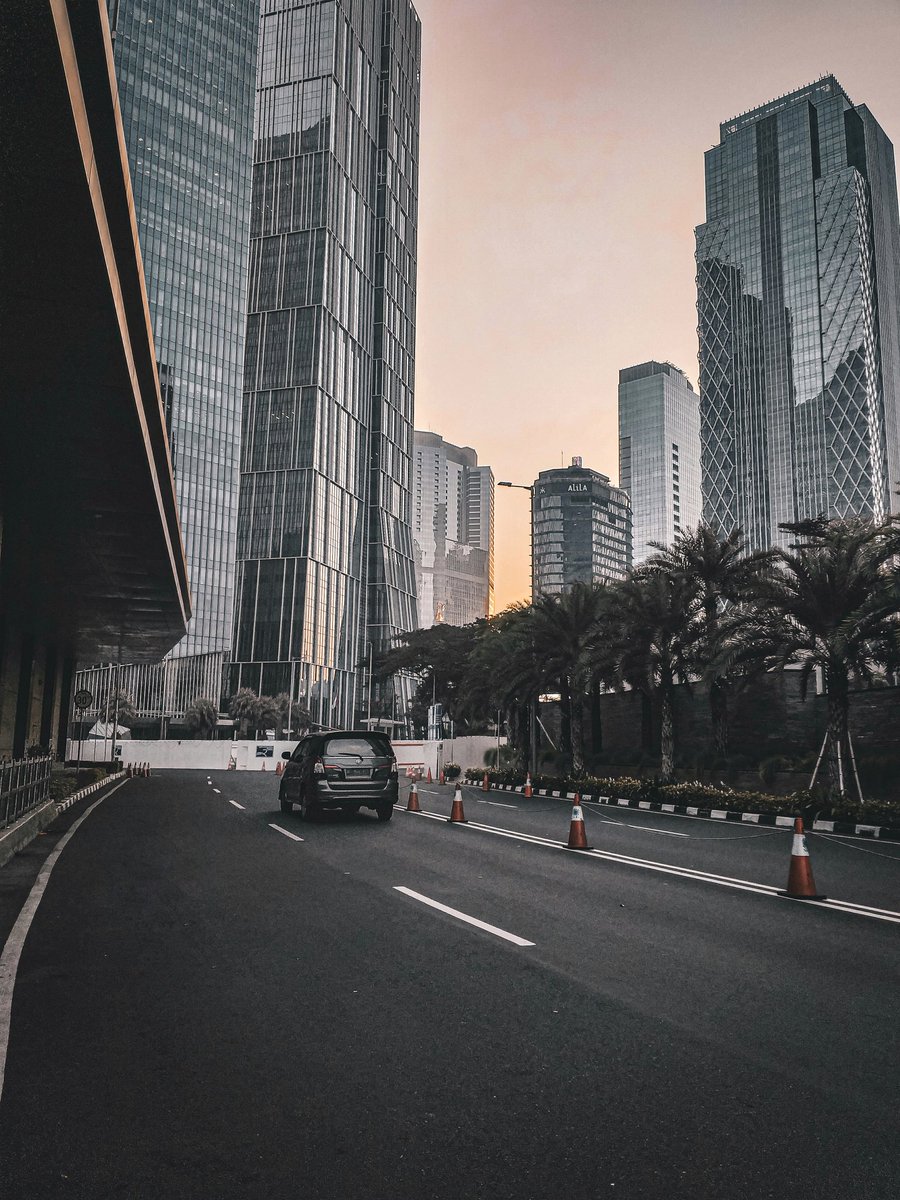 brondhys's tweet photo. Mari biasakan melihat hal baik dari berbagai sisi

Selamat menjalani akhir pekan guys

#withgalaxy #samsung @samsungID #streetphotography
#cityview #readytocapture #GalaxyS20 #phonephotography https://t.co/JIlBnD5Dr9