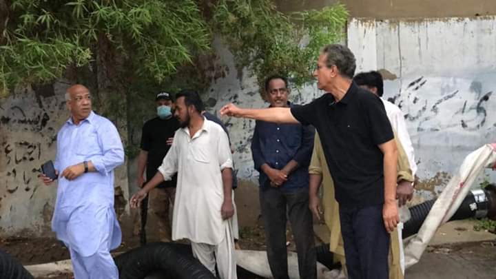 Toufeeqmalik4's tweet photo. #Visited different areas of the #city during the rain and gave Instructions to the concerned officials and workers to clear the #ChokingPoints and for the #Dewatering of the accumulated #rainwater.
#MQMpk
@zahidmansori https://t.co/lJ4t02OFAf