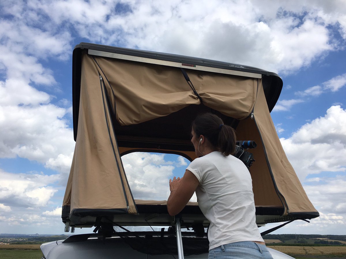Lesmilletdu62's tweet photo. Retour de vacances ✅
Aujourd’hui nous étions en tournage avec @M6 @M6Groupe pour parler de notre tente de toit #naitup 😁😎 hâte de voir le reportage !!! #blogvoyage #roadtrip #tentedetoit https://t.co/SEsEe0MftJ