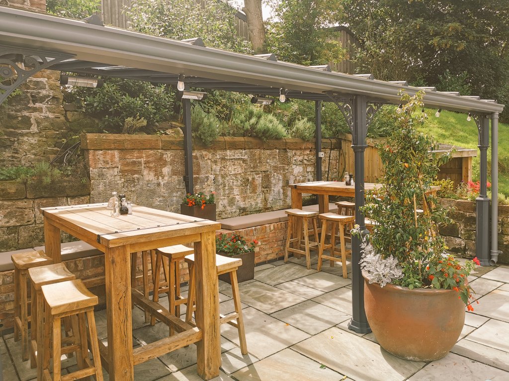 Fox and Hounds tweet media