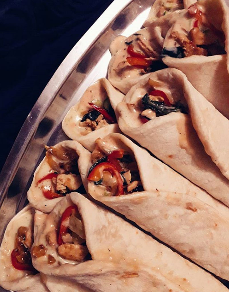 dhakafoodster's tweet image. #Chicken #Shwarma
#Chickenrecipes #Arabianfoods #MiddleEasternFoods #foodie #foodblogger #FoodPhotography #foodies #foodlover #foodlovers
