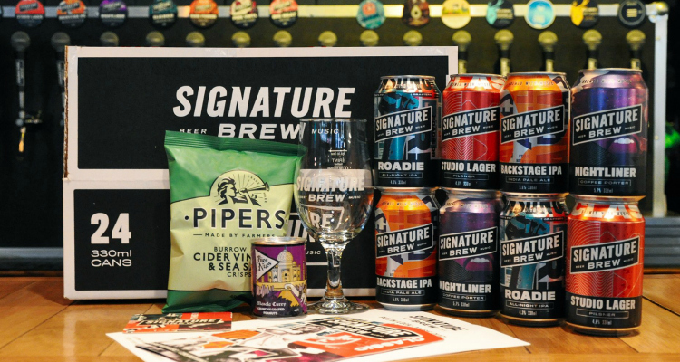 DMNManchester's tweet image. Have you read our review of the @SignatureBrew pub in a box yet? It comes with all you need for the ultimate night in 🍻

designmynight.com/london/blog/we…