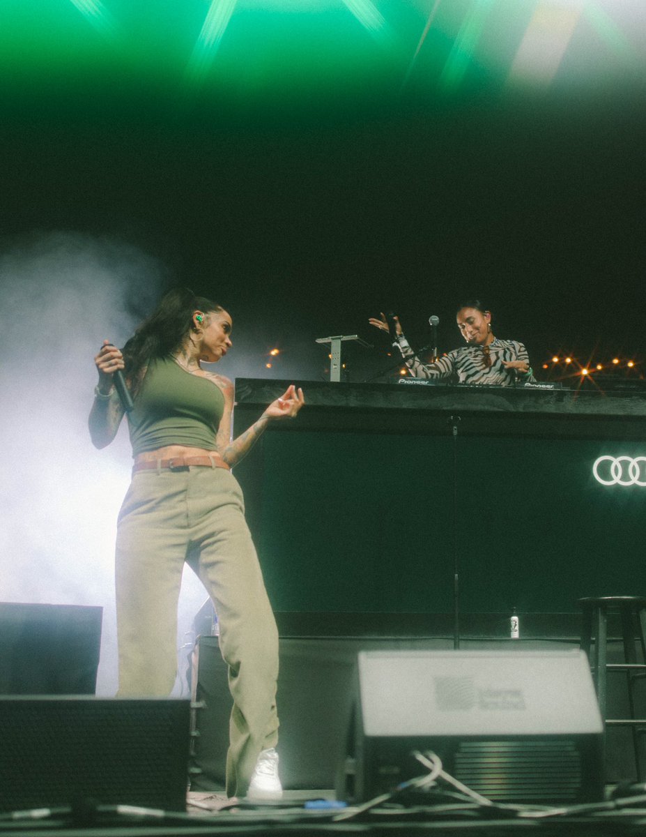 bbnoodz's tweet photo. 🌙💫 https://t.co/7m6dhS1cpH