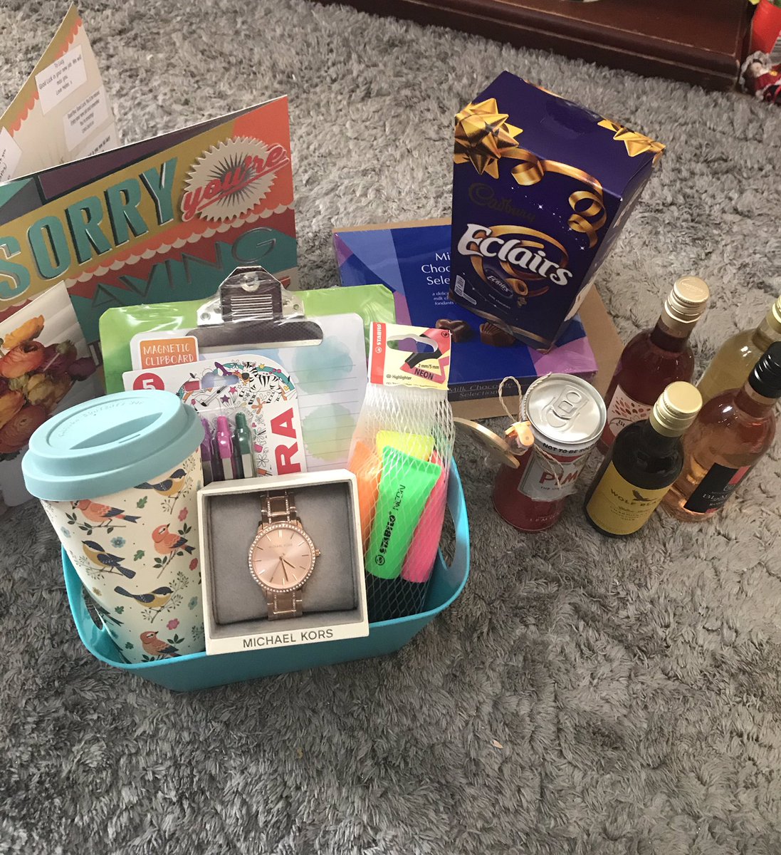 MissL_Sims's tweet photo. Been spoiled today by my lovey colleagues ❤️. Sad to be leaving my current school but looking forward to a new adventure as a year 3 teacher 👩🏼‍🏫 https://t.co/gIEXaVuk1S