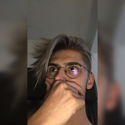 moichadri's tweet photo. sinon salu jsuis plus blond  #NouvellePhotoDeProfil https://t.co/9qpGnQ4gC6