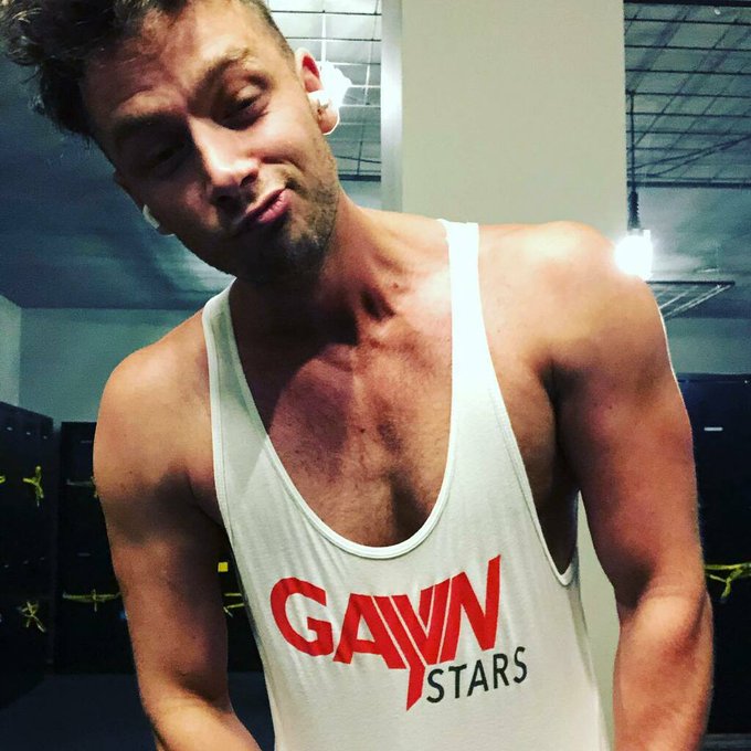 NEED TO DO LAUNDRY .... Sstayong dressed by @_gayvn_  #staysafe #workout #love #yourself https://t.co/xEBWNb1DzG