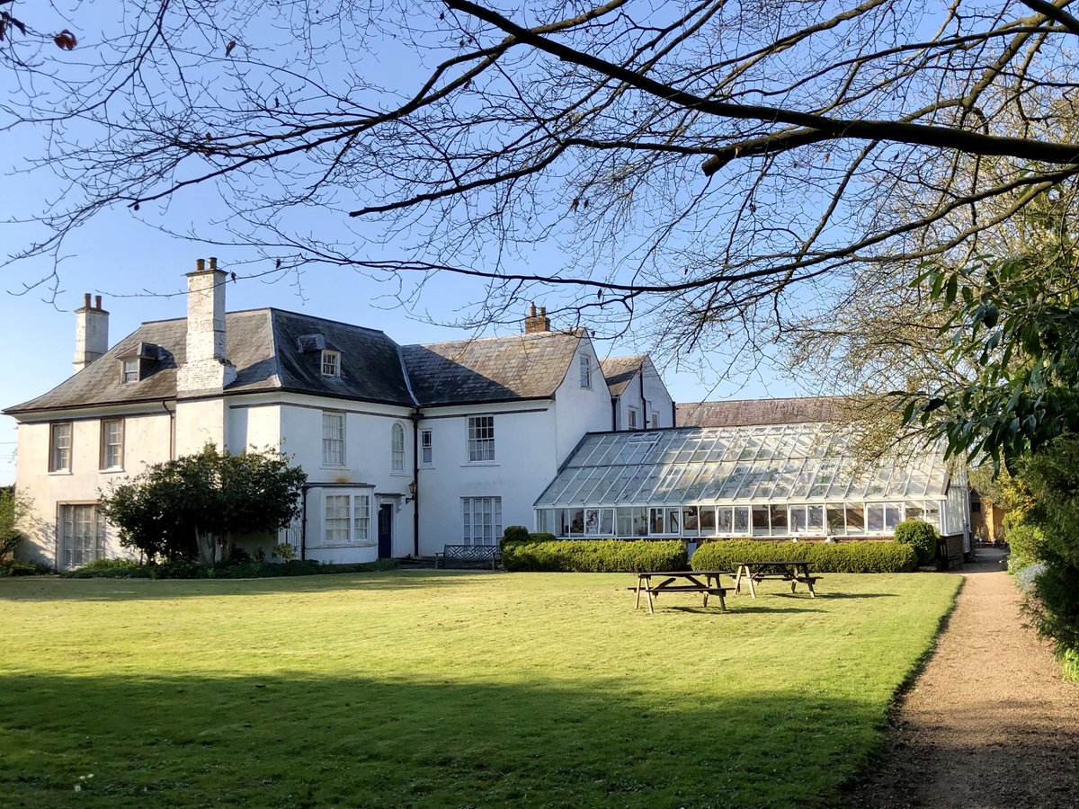 DrJennersHouse's tweet photo. 👋 to our neighbours @berkeleycastle who are reopening on Sunday, and we wish you well! If you're visiting Berkeley this weekend please note that Dr Jenner's House, the garden and our Church Lane car park remain closed until further notice.
#KnowBeforeYouGo #ATimeForJenner https://t.co/8njHZ5X7Fj