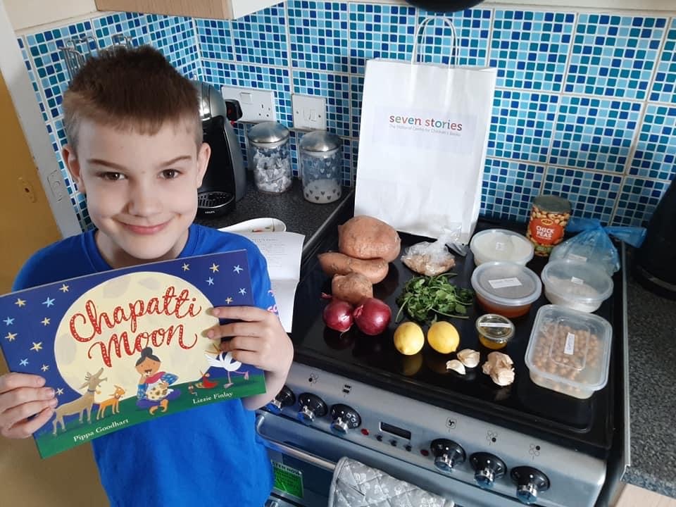 7Stories's tweet photo. We love to see children enjoying books &amp; creative activities with their families. This week’s #StoryKitchen book Chapatti Moon by @pippagoodhart has been used to inspire families to make their own chapattis &amp; curry thanks to @thefoodnation. #SomethingtoSmileAbout @BlueStoneConsor https://t.co/iZIFg7lC7B