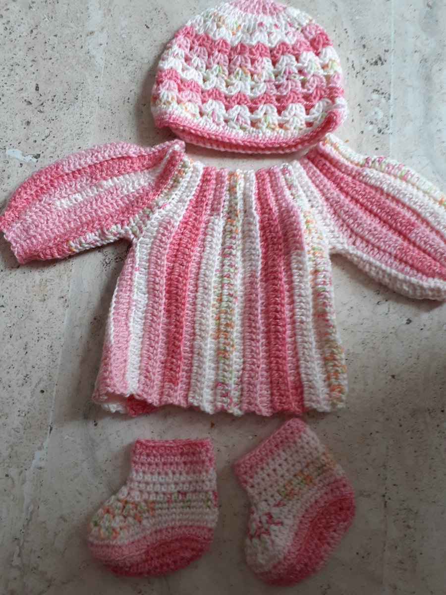 jolit_chantal's tweet photo. Ensemble naissance 
#artisanat #creationdemoa #creation #creationfrancaise #faitmain #faitavecamour #madeinfrance #capdagde #herault #menage #faitmain #faitavecamour #madeinfrance #capdagde #herault #ecolo #consommerautrement #acheterlocal #vetements #crochet #bohochic #layette https://t.co/XQa6oPSvch