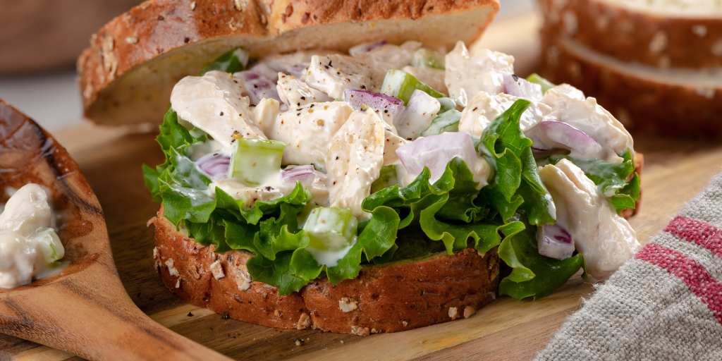 MyKitchenBlends's tweet photo. Lunch just got an upgrade! Add 1 container of KB chicken, ¼ cup cooked oatmeal, ¼ cup chopped apple, 1/3 cup chopped onion, 1 cup chicken broth, 1 oz almonds, 3 oz yogurt, 1 tsp garlic, 1 cup spinach, 1 tbsp lemon, &amp; 1 tsp turmeric. Blend at high speed for 1 min, strain, &amp; enjoy! https://t.co/q6fmyy42cK