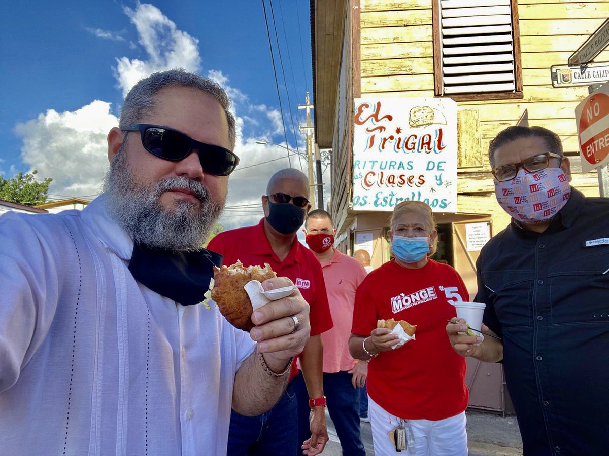 tatitohdz's tweet photo. Calle California esquina Reina de Ponce desayunando domplines en El Trigal. @Tito_Fourquet @EnidMonge @IreneMaymi @randyperezpr @compopularpr #CompromisoPopular https://t.co/hZC5MU1NXq