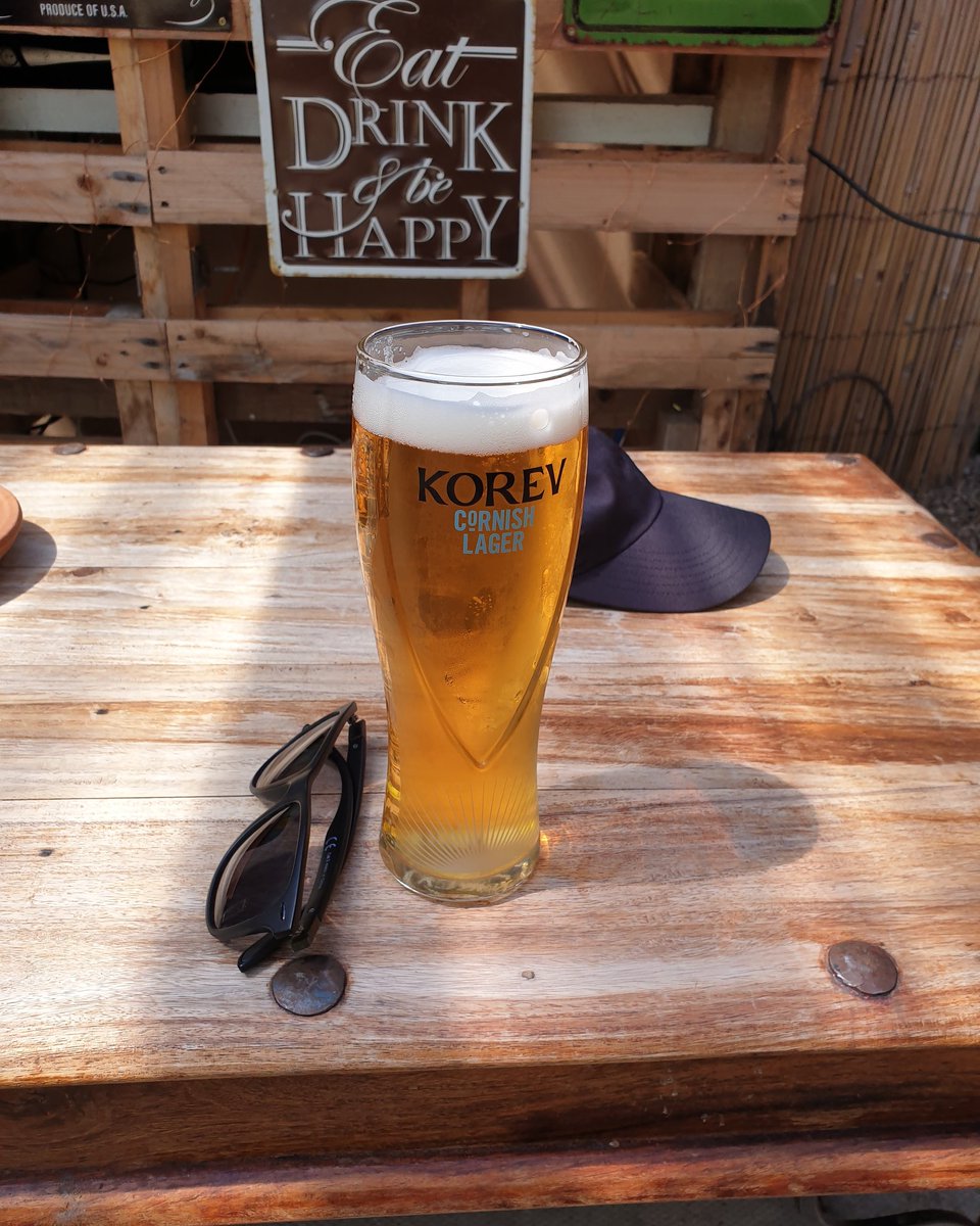 Nellyhadadream's tweet photo. You're welcome !! #backinthepub #sunnyfriday https://t.co/m39Wc7CWSZ