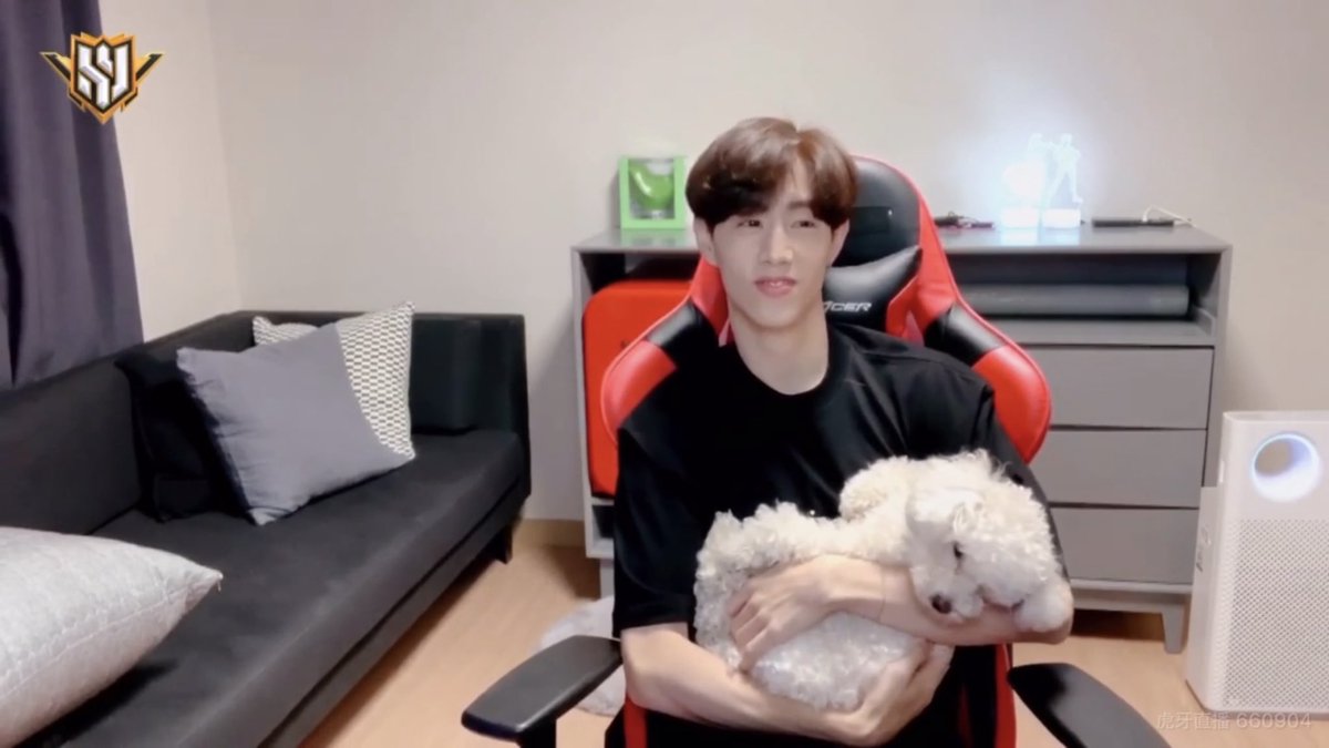 𝙿𝙴𝙿𝙸𝙽𝙸𝙼 ❄️🌌 ✶ ᯓ tweet media