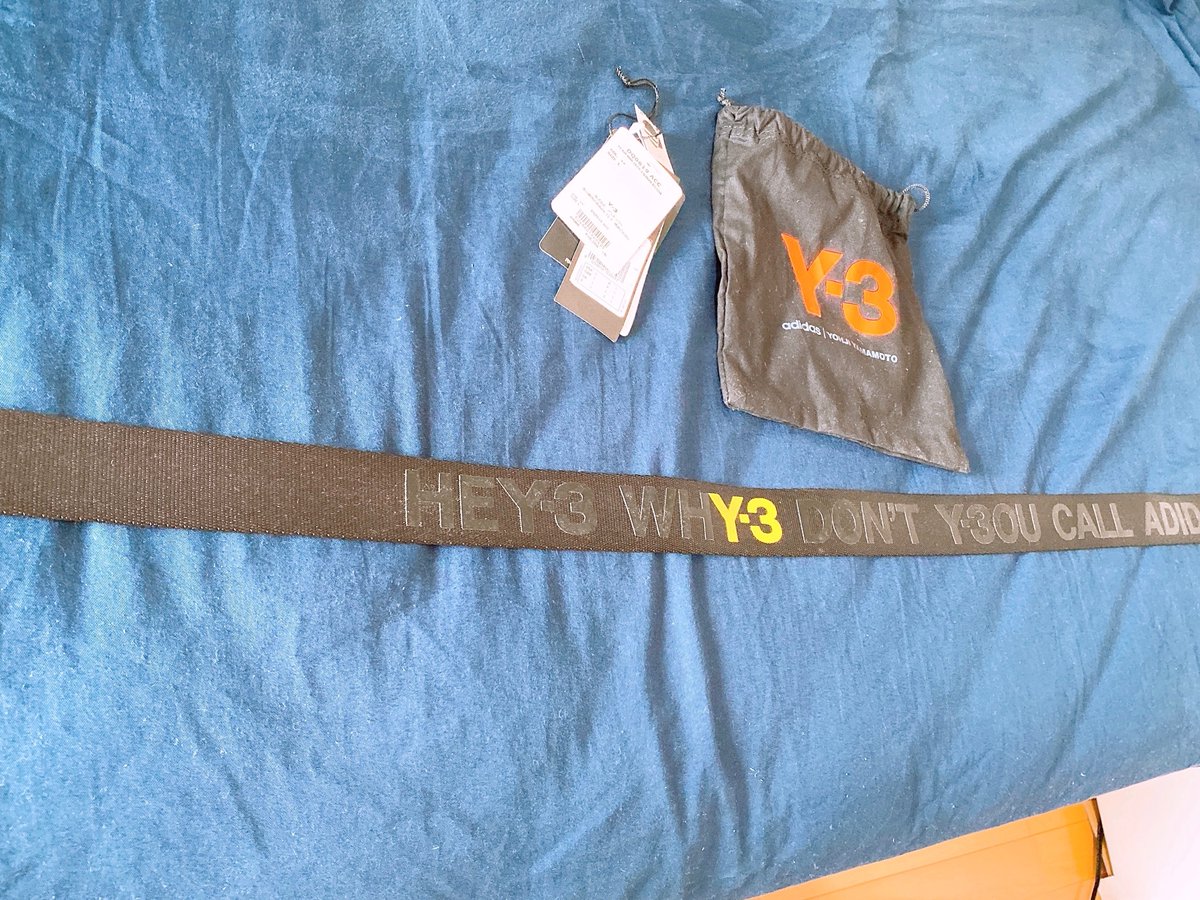 StoryTeller_kei's tweet photo. 突然のプレゼント企画

断捨離してたら

・Louis Vittonのバックパック(リュック)
・Y-3のベルト

出てきた。
どちらも美品。

捨てるのも勿体無いので、フォローとRTしてくれれば抽選で2名に差し上げます。

条件は受け取り報告をツイート出来て、新宿まで取りに来れる方で。

期限は7/18の24時まで。 https://t.co/p1vjsFKP3K