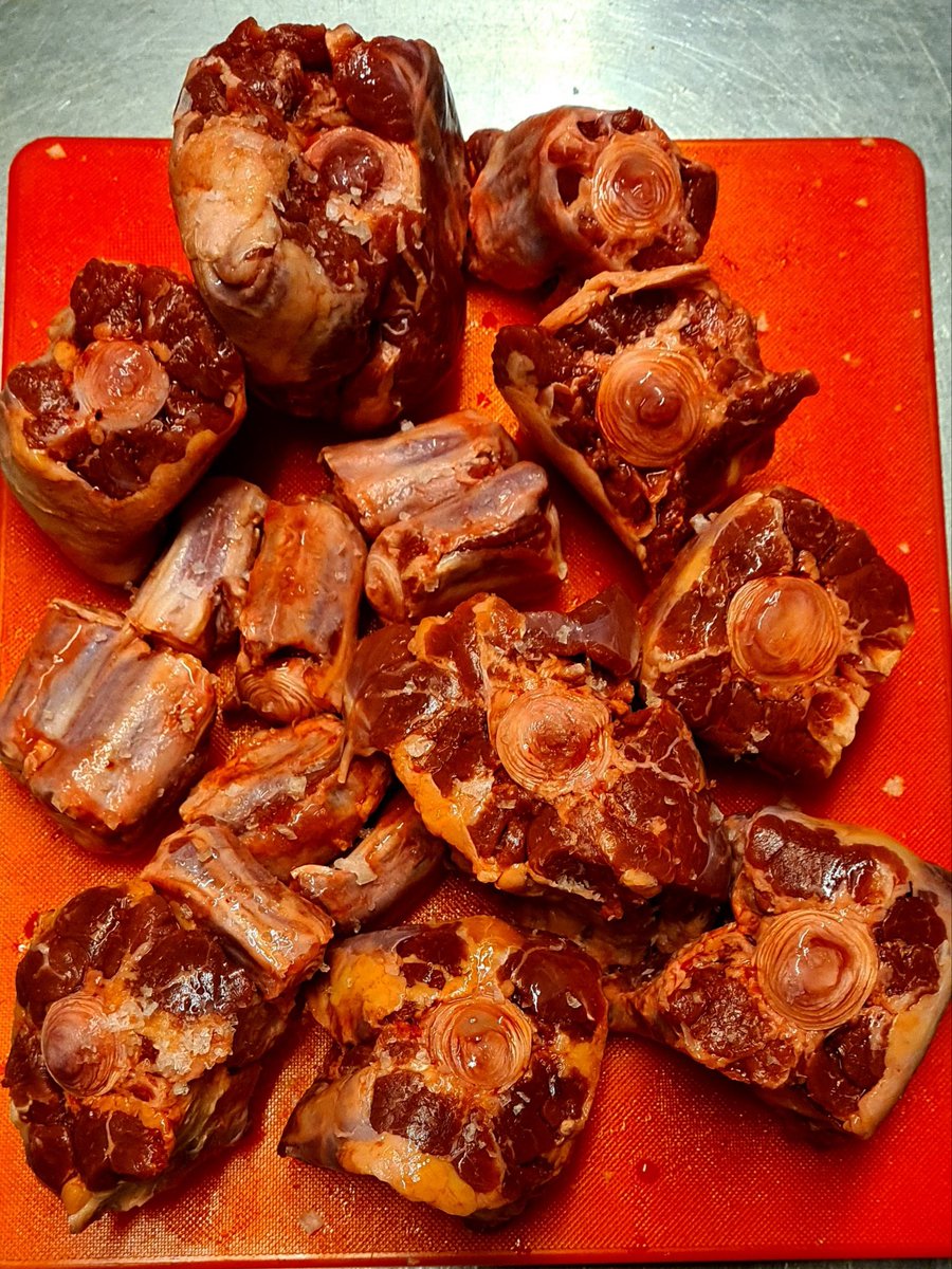 Stunning semi cured oxtail about to go in the smoker !! Yum :) #smokedmeat #boldflavour #meatygoodness